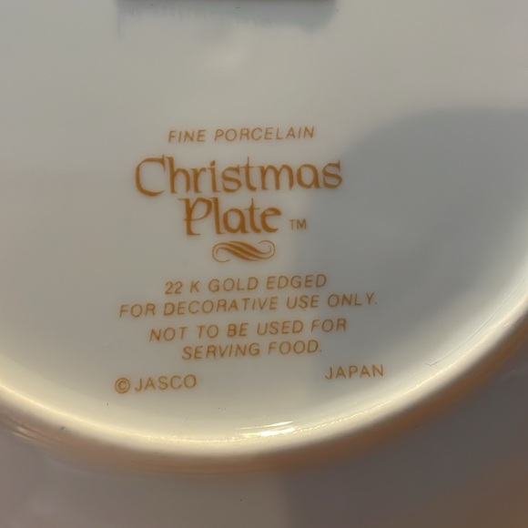 JASCO Christmas Plate 6 1/5" Japan 22K Gold Edge Tree Gifts Red Green Porcelain - Picture 8 of 10